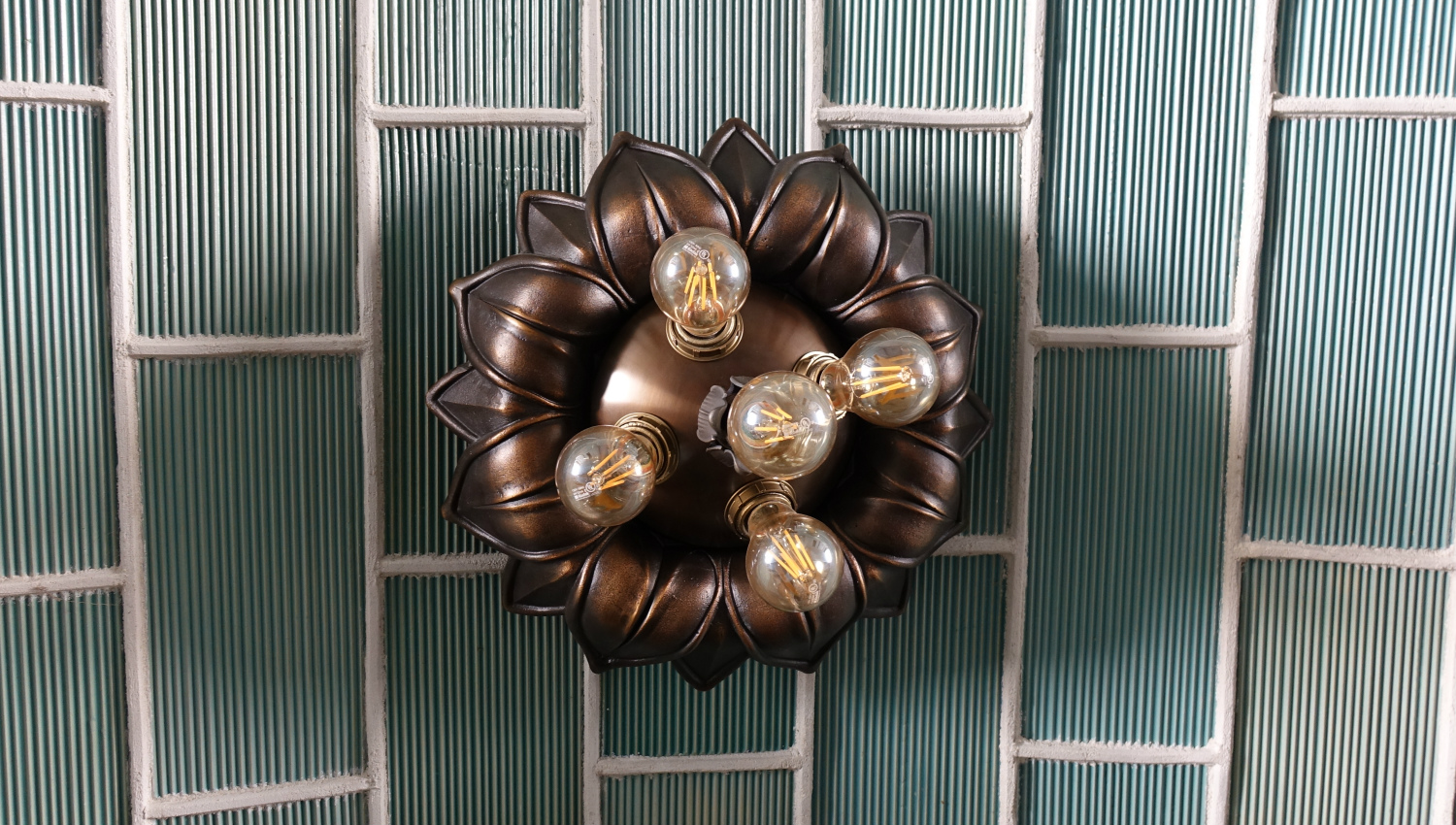 scavengerhunt-port-cochere-light