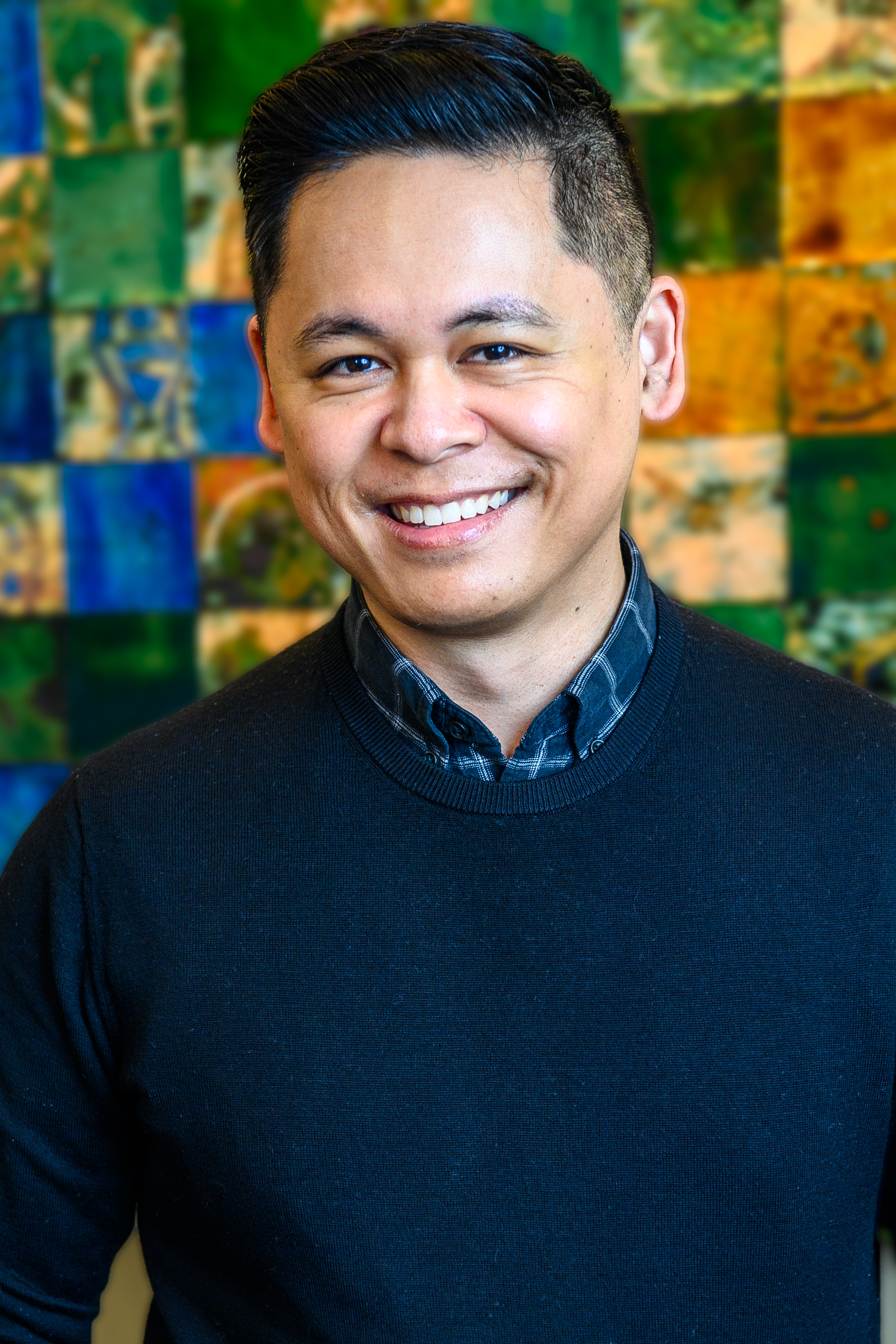 A headshot of Vince Cabansag.