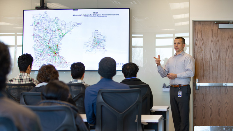 Students from Wayzata Public Schools visiting the MNIT offices. 