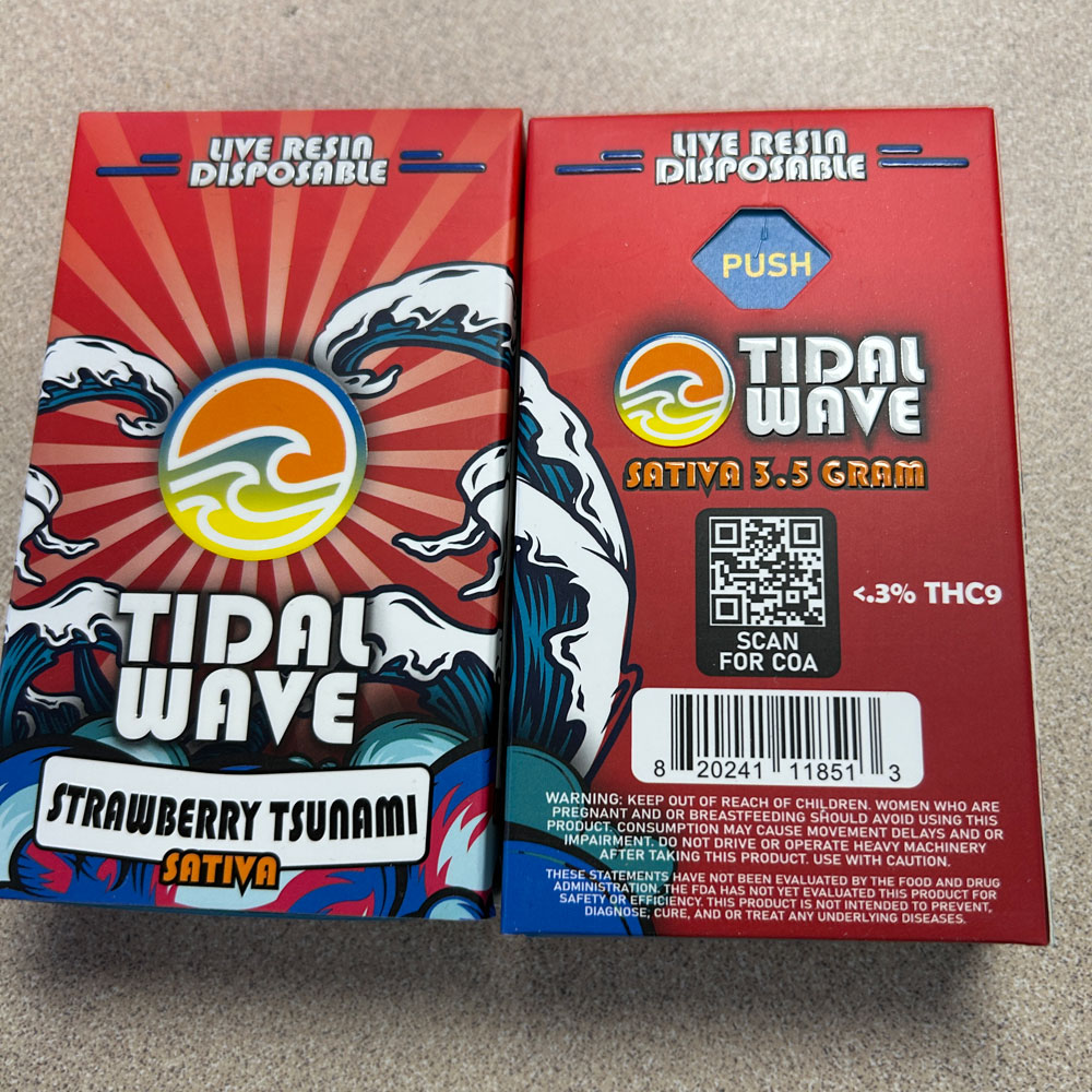 Front and back of Tidal Wave Strawberry Tsunami packaging