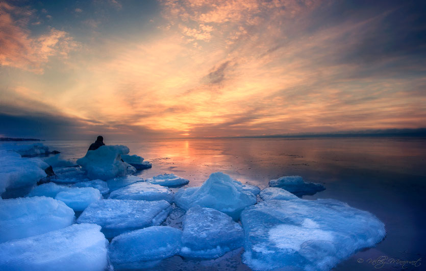 Winter sunset over Lake Superior / Photo Credit: Kelley Marquart per Capture Minnesota